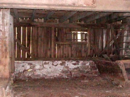 barn_interior02